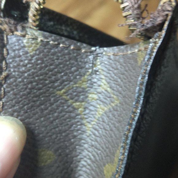 Louis Vuitton Monogram Pouch 26 - Picture 11 of 11